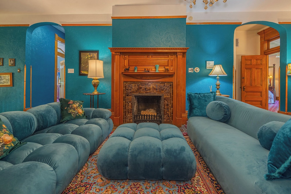 Orman Mansion Pueblo's Most Luxurious Stay - photo 14