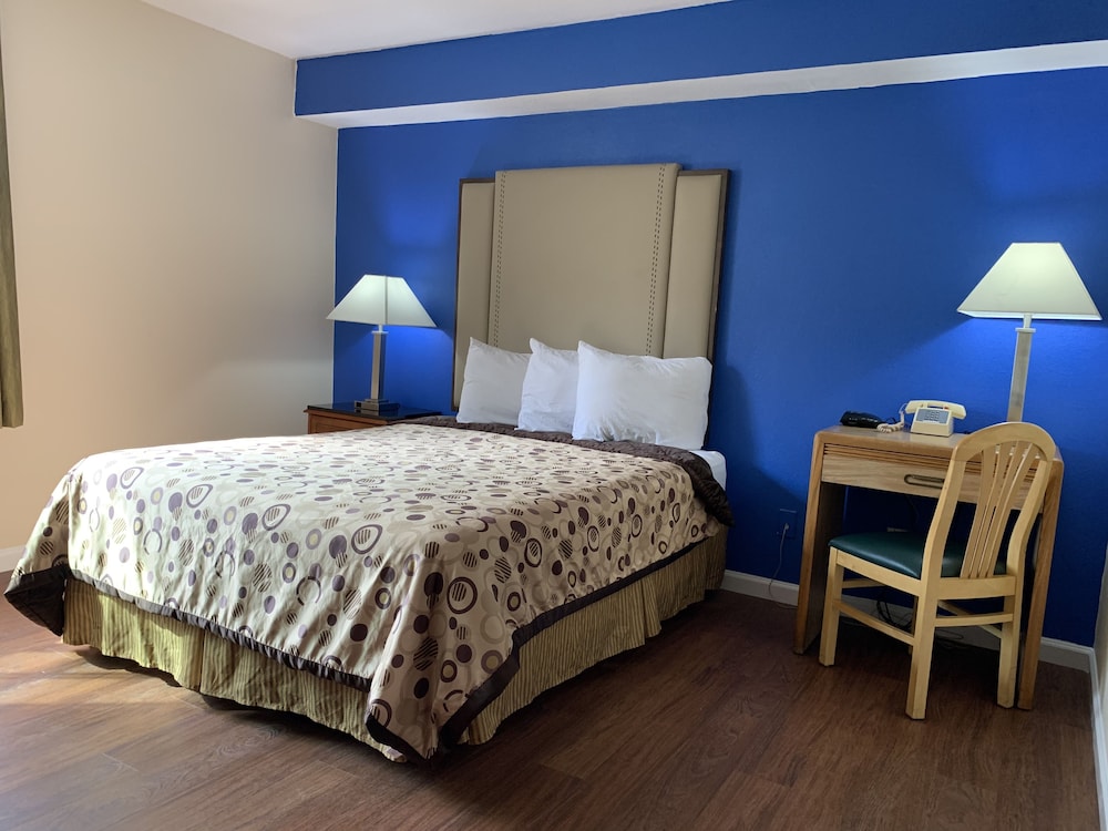 California Inn and Suites Bakersfield - photo 14