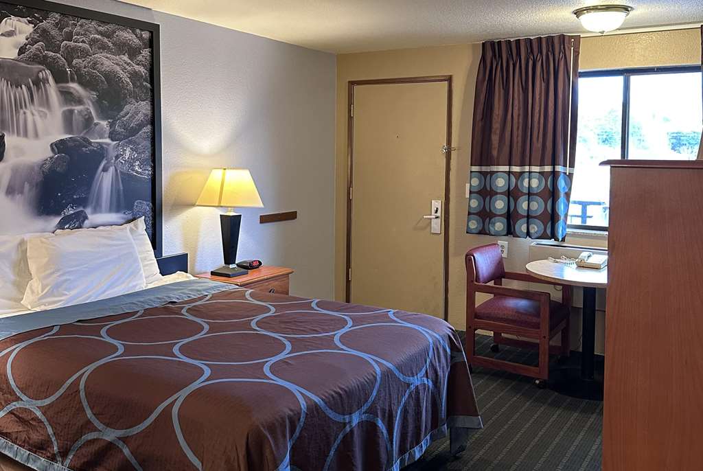 Super 8 by Wyndham Vancouver East - photo 22