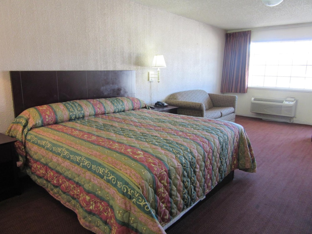 Royal Inn Abilene - photo 33