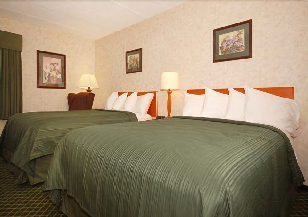 All Seasons Inn & Suites Smithfield Providence - photo 14