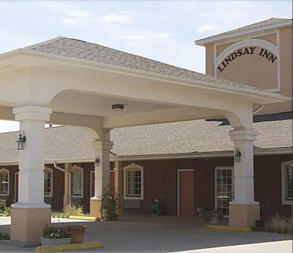 Lindsay Inn - photo 16