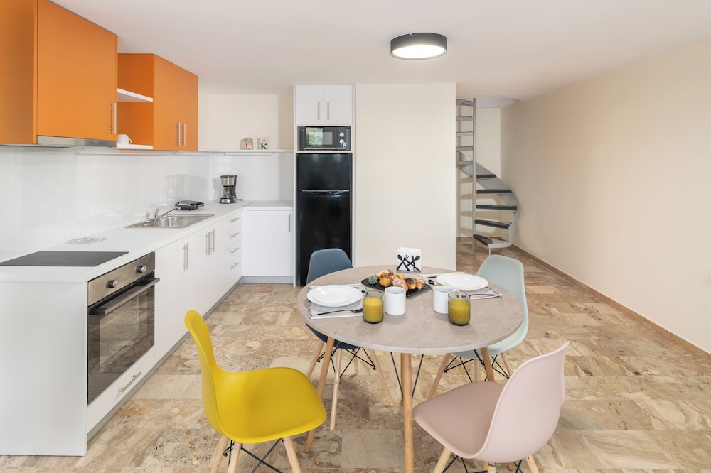 Dodonis Bld — 4-Star Luxury Hotel in Irakleion, Greece