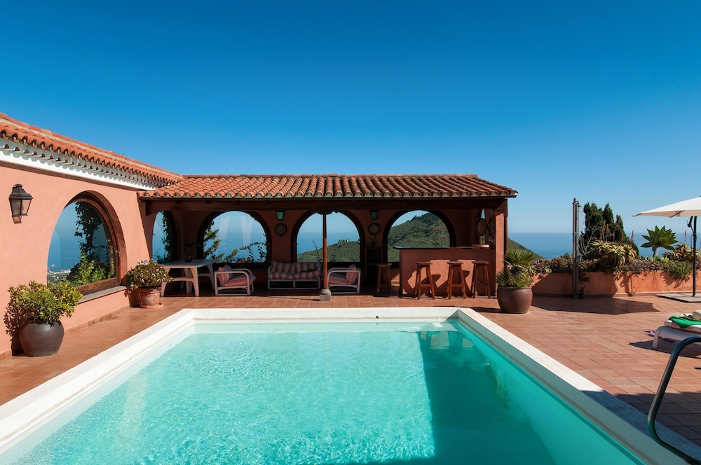 Magic Mill Castagnetoli - carbon neutral hotel in Mulazzo