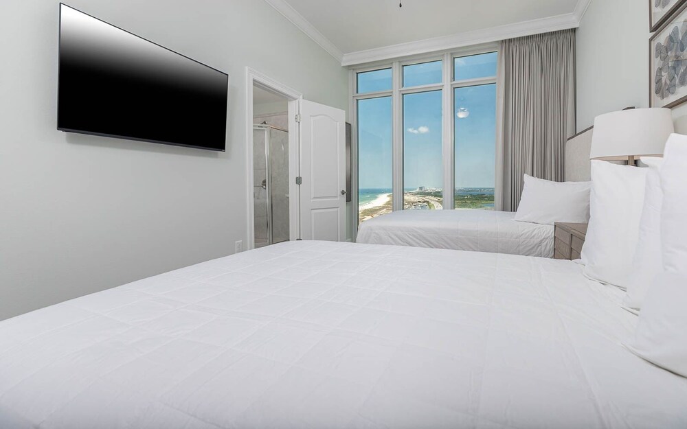 Phoenix Gulf Tower 1801 4 Bedroom Condo - photo 11