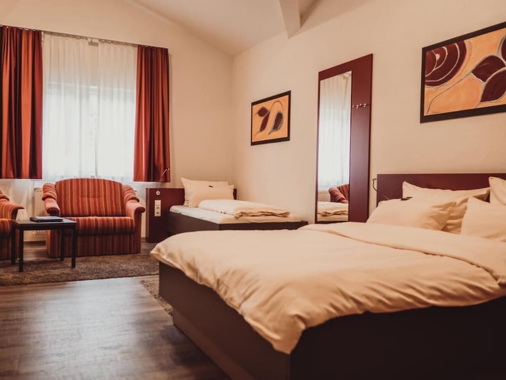 Hotel Gutshof Herborn — hotel in Herborn