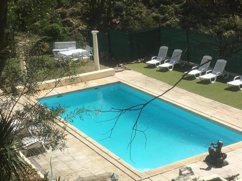 Les Amandiers 5 Km de la Plage in Sainte-Maxime, France