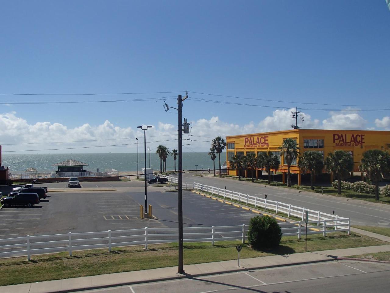 Regency Inn Motel by the Beach - photo 14