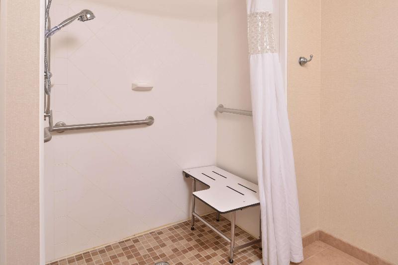 Hampton Inn & Suites Newport News - photo 101