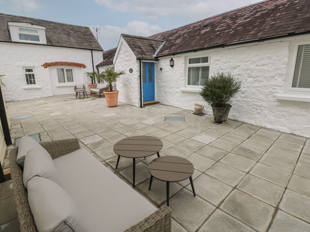 Bluebell Cottage — 4-Star Luxury Hotel in Tenby, United Kingdom