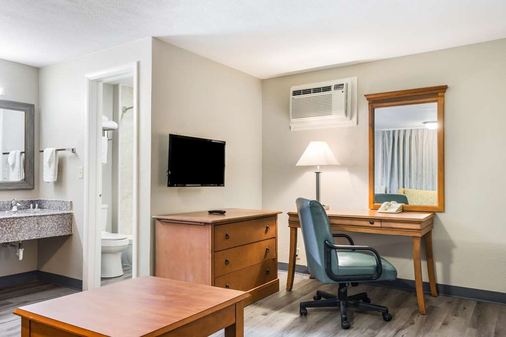 Americas Best Value Inn Lebanon MO - photo 21
