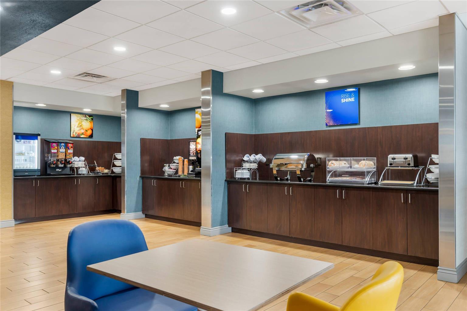 Peach Tree Inn and Suites - photo 33