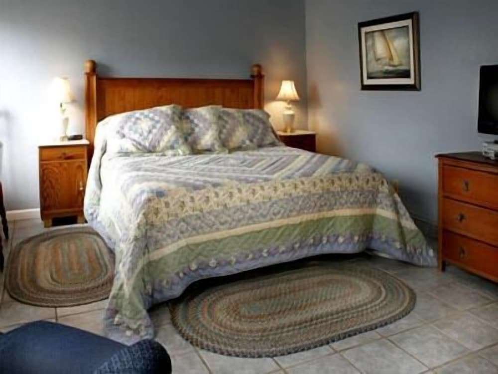 Bodega Harbor Inn - photo 7