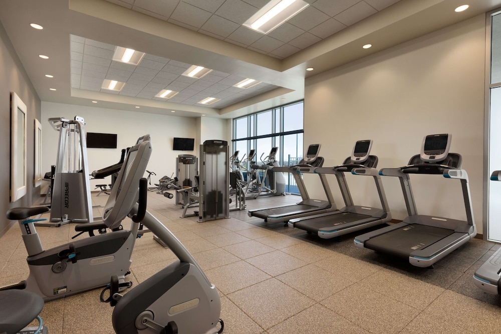Embassy Suites by Hilton Kansas City Olathe - photo 27