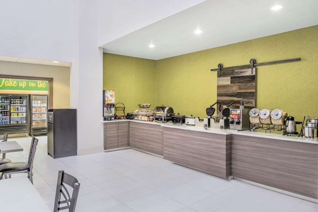 La Quinta Inn & Suites by Wyndham Moscow Pullman - photo 25