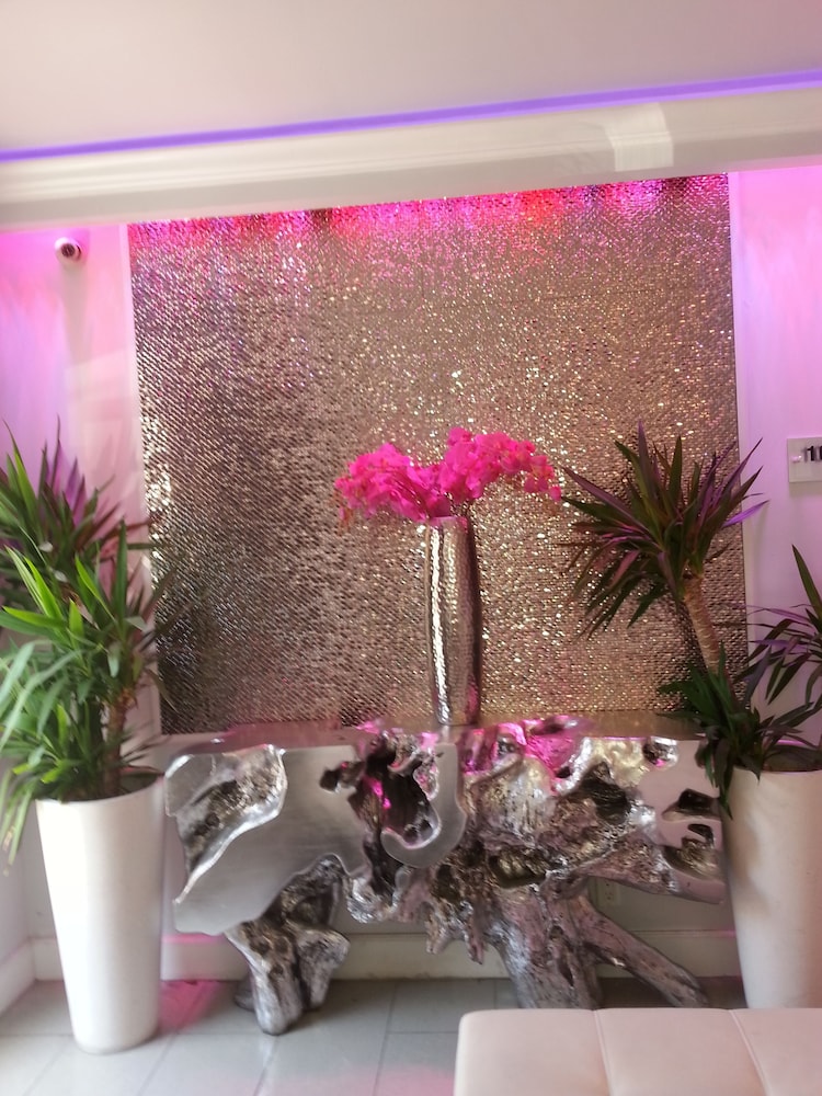 Hollywood VIP Hotel - photo 15
