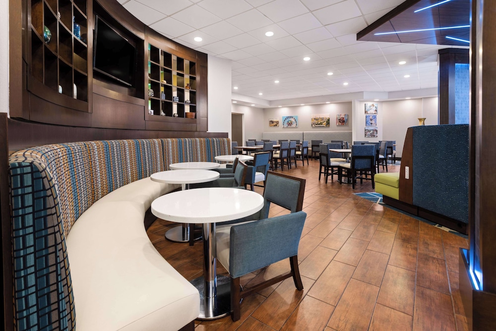 Hampton Inn & Suites Hershey - photo 2