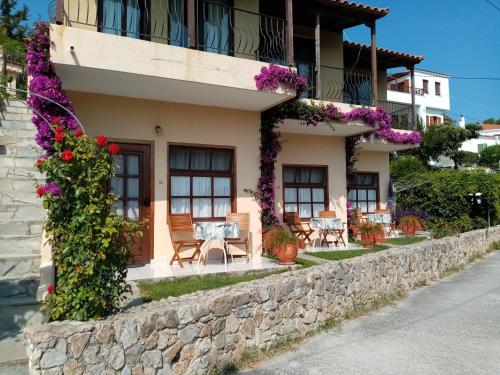 Dawn’s Rooms in Patitirion, Greece