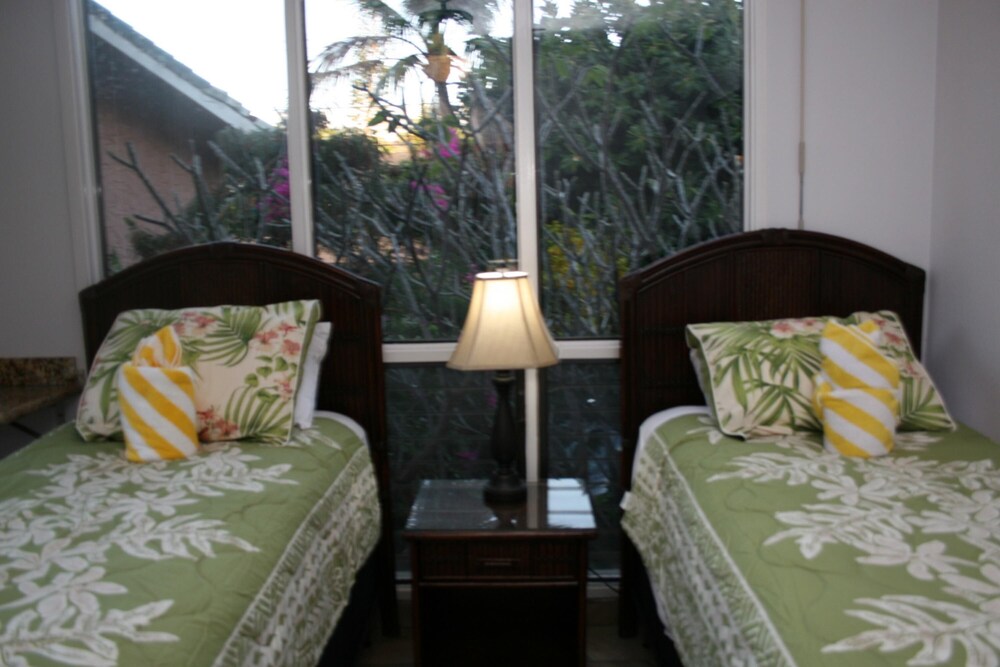 Hale Mahina Beach Resort - photo 4