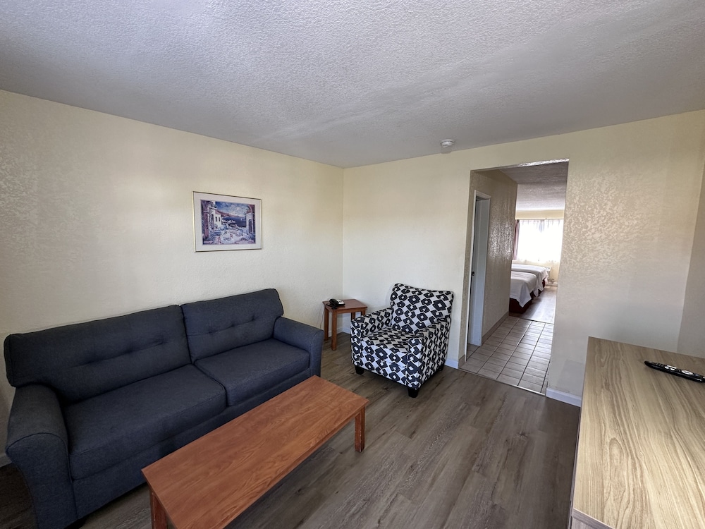 Days Inn by Wyndham San Marcos - photo 13