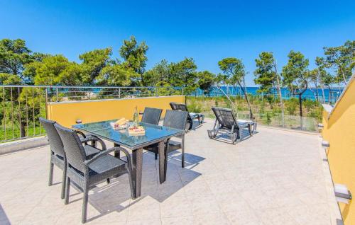 Amazing Apartment In Privlaka With Wifi — 4-Star Luxury Hotel in Privlaka, Croatia