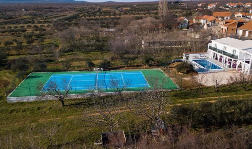 Family friendly house with a swimming pool Cista Velika Vodice 20227 — 4-Star Luxury Hotel in Tribunj, Croatia