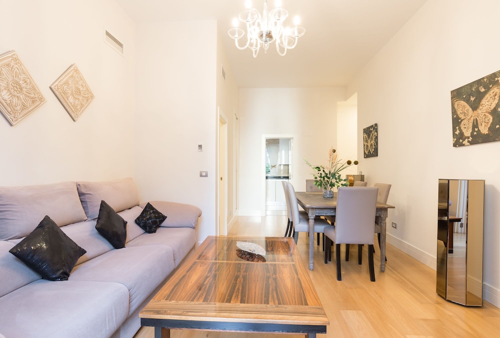 LU&CIA Apartamento Malaga Premium — 4-Star Luxury Hotel in Malaga, Spain