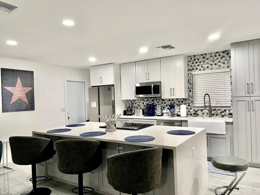 Home in West Palm Beach FL Ware — 4-Star Luxury Hotel in West Palm Beach, United States