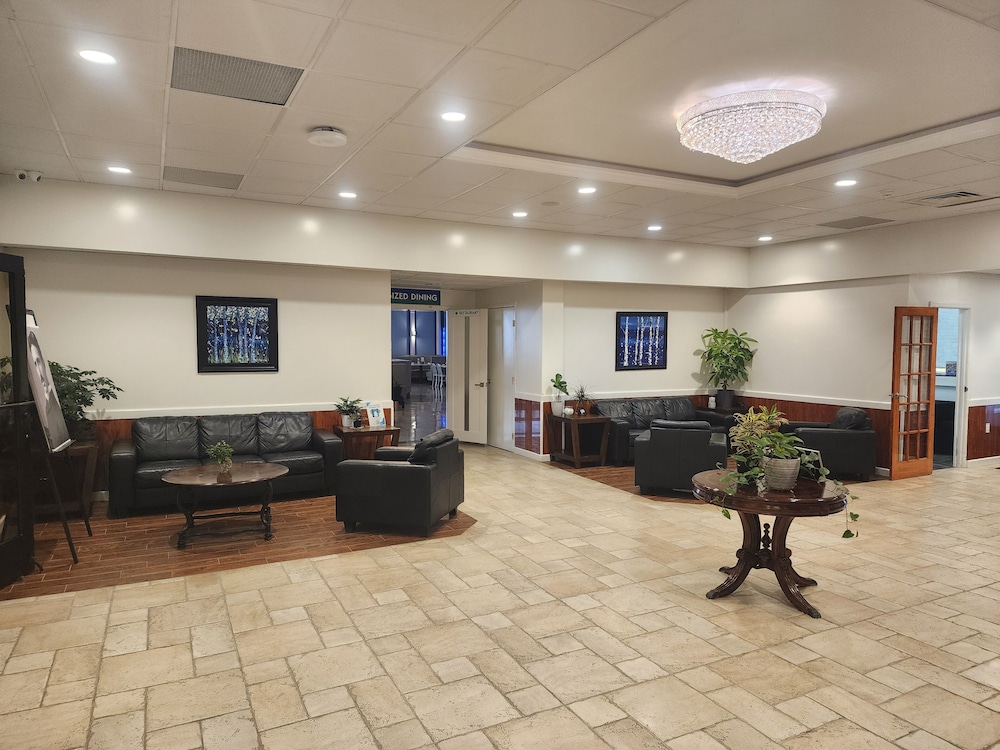 Days Inn Butler Conference Center - photo 4