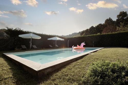 Villa Valleggia with pool — 4-Star Luxury Hotel in Castelnuovo, Italy