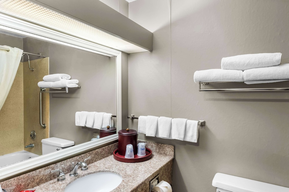 SureStay Hotel by Best Western SeaTac Airport North - photo 35