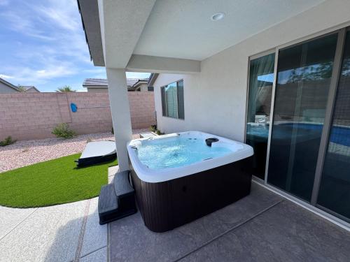4BR Oasis Pool and Spa Near Golf and Casinos in Mesquite, United States