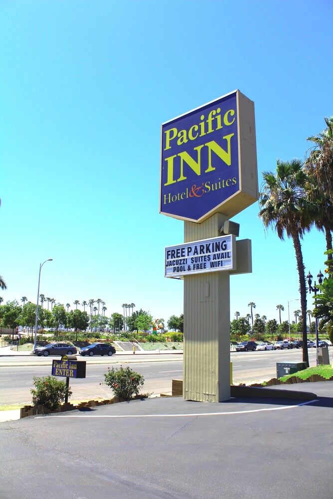 Pacific Inn and Suites - photo 33