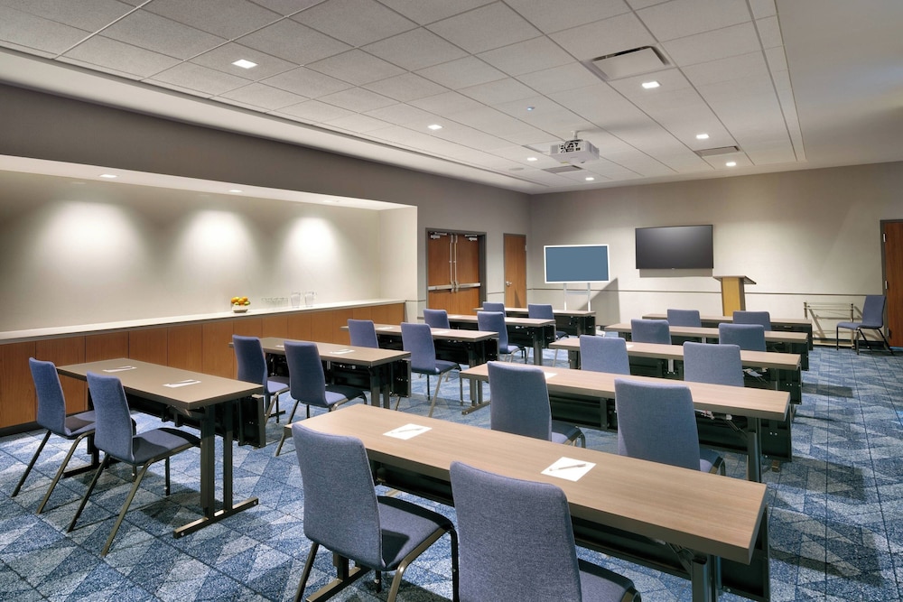 Courtyard by Marriott Ames - photo 19