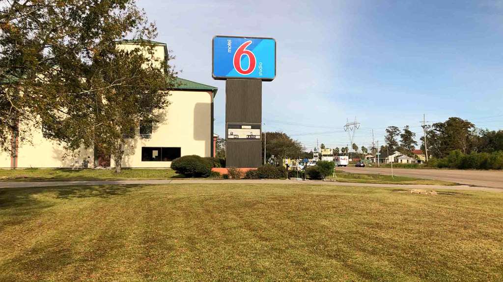 Motel 6 La Place LA - photo 5