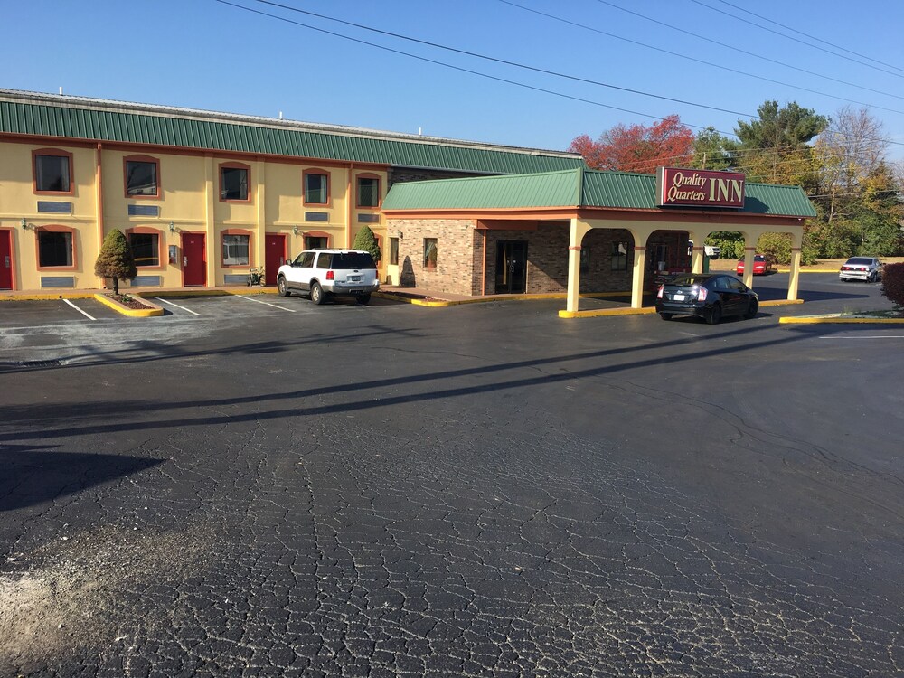 Quality Quarters Inn - photo 19
