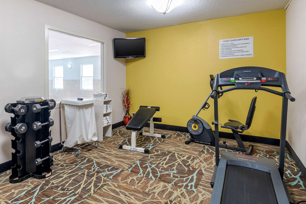 Quality Suites Kansas City International Airport - photo 14