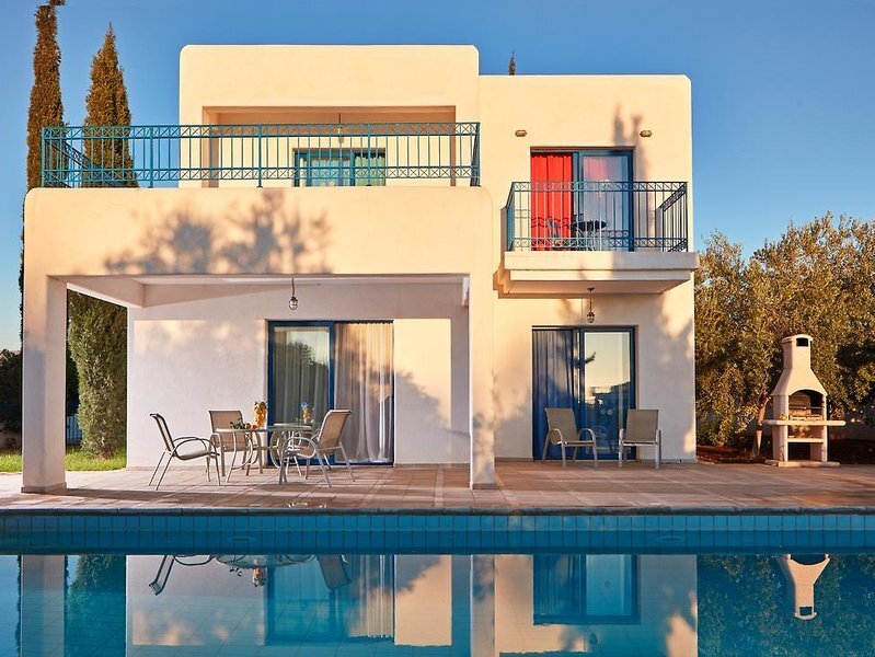 Azzurro Holiday Villas — 4-Star Luxury Hotel in Pegeia, Cyprus