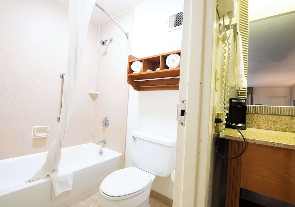 Quality Inn Monroe - photo 13