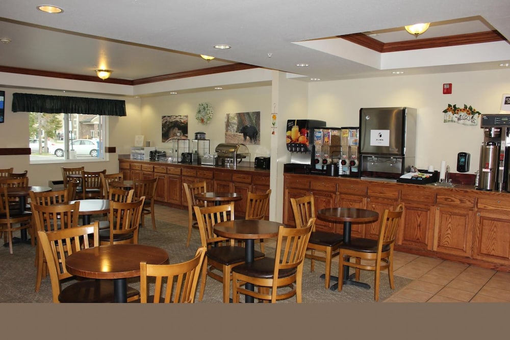 Yellowstone Lodge - photo 24
