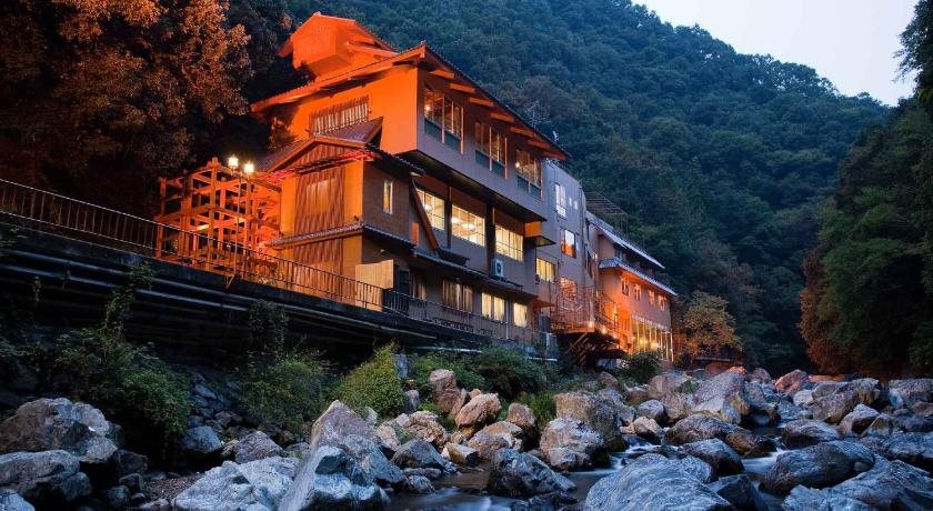 Hananosato Onsen Sansuikan — Takatsuki
