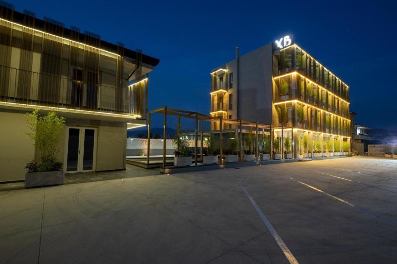 X Business — 4-Star Luxury Hotel in Saviano, Italy