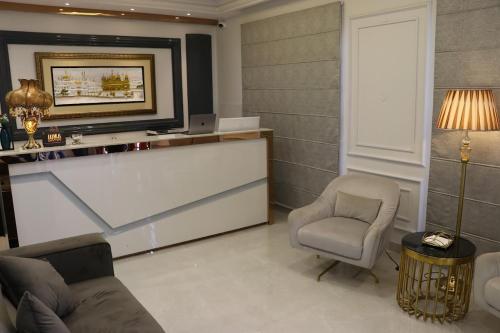 Elegance Regency