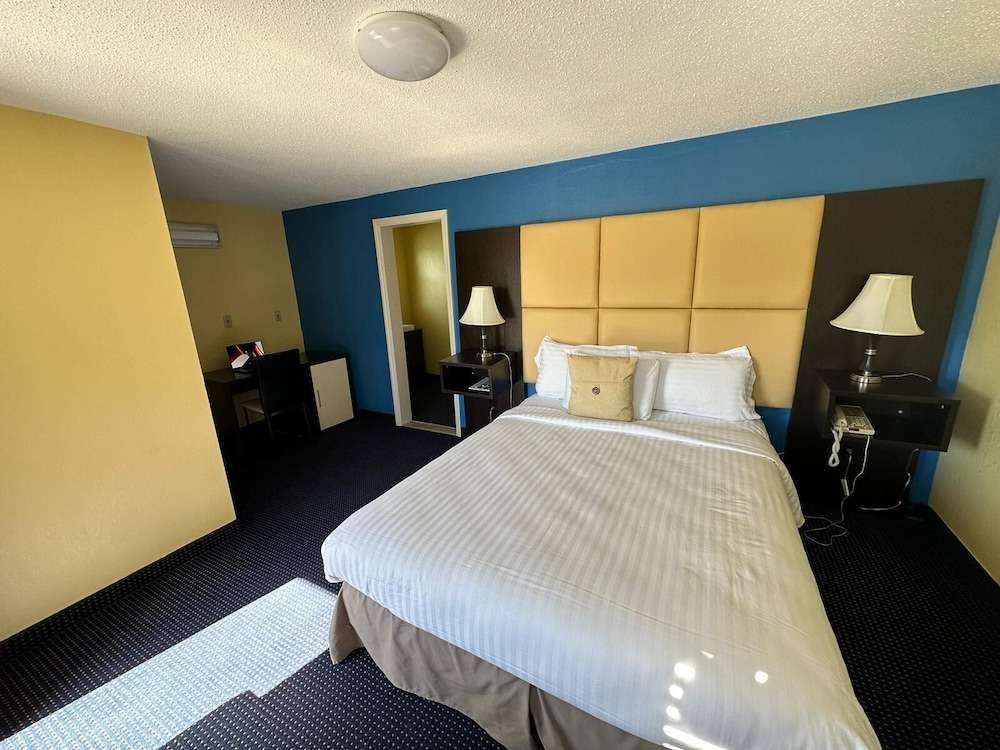 Americas Best Value Inn North Kingstown - photo 11