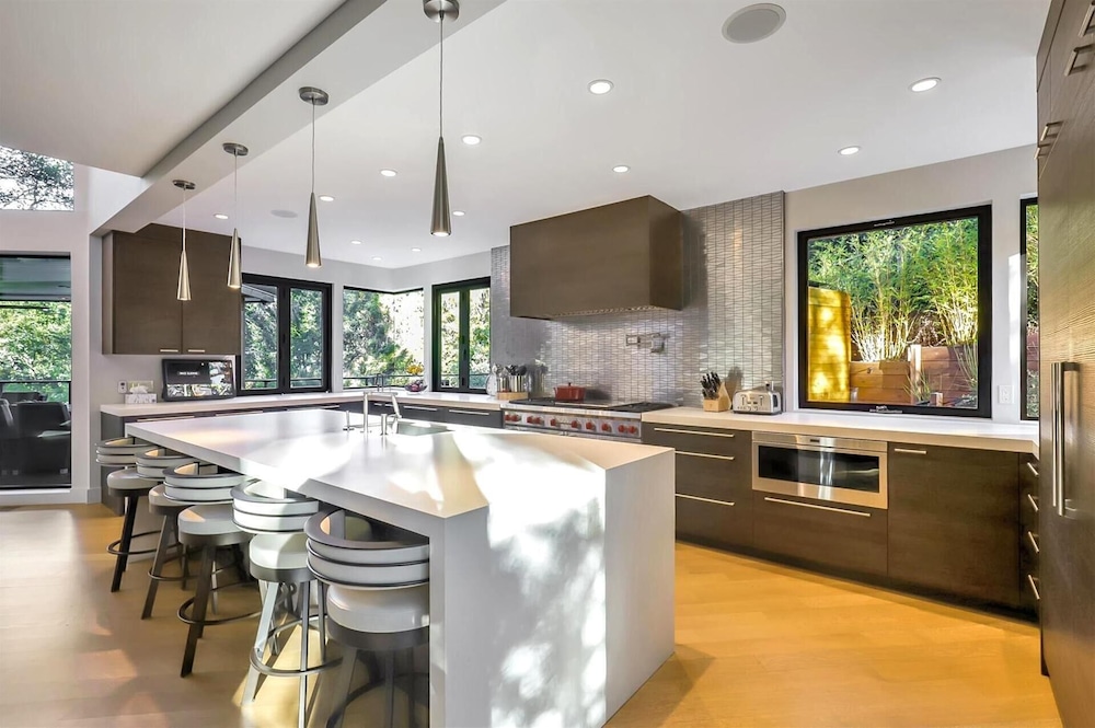 KBM Resorts Long Term Lease 4 Bed 3 Bath Luxury Home Pool Bbq Fitness Center Orinda Retreat Ldd 32 — 5-Star Luxury Hotel in Orinda, United States