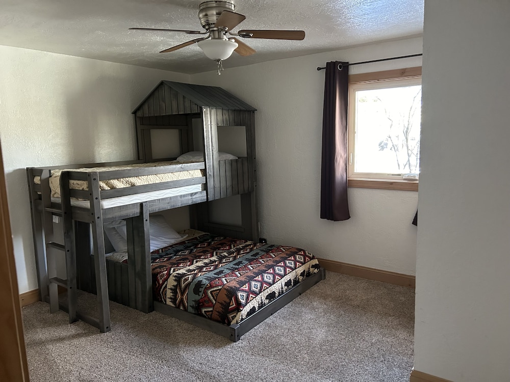 Chinook Winds Motel - photo 80