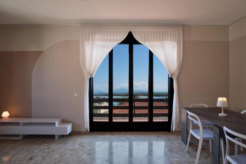 Villa 70 — 4-Star Luxury Hotel in Peschiera Del Garda, Italy