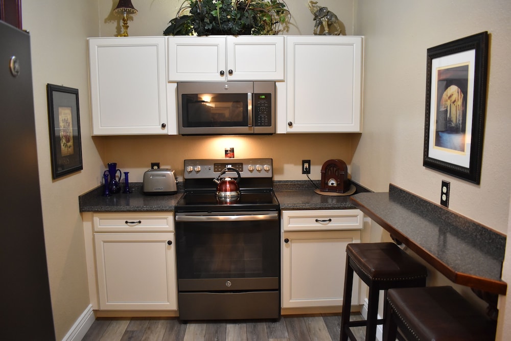 Silver Horseshoe Inn - photo 23