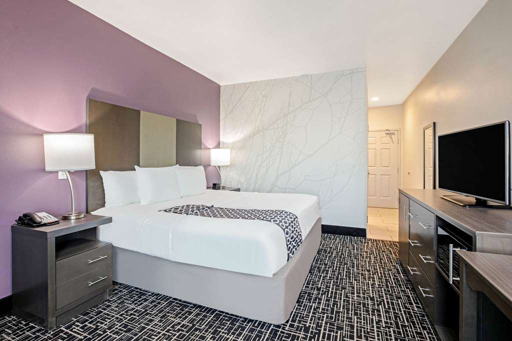 La Quinta Inn & Suites by Wyndham Corpus Christi Portland - photo 14