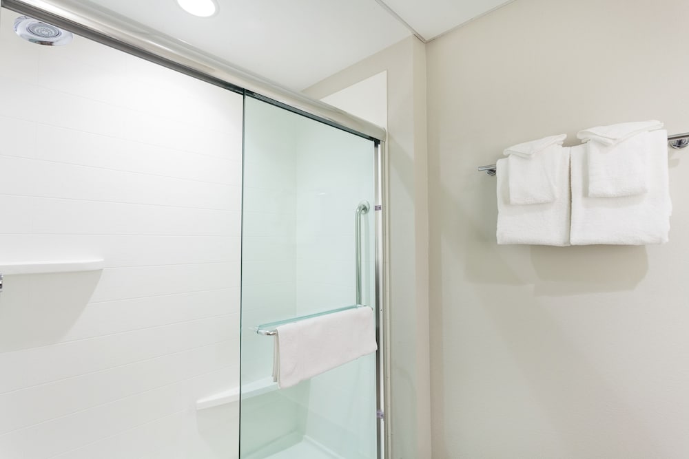 Holiday Inn Express & Suites Panama City Beach Beachfront by IHG - photo 28